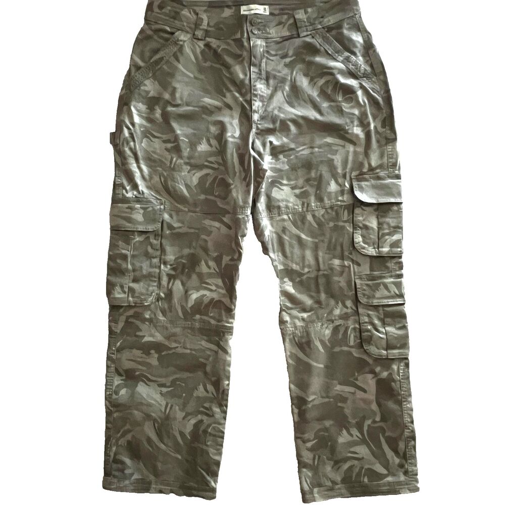Abercrombie & Fitch Womens Camo Cargo Pants 33 16R Curve Love Green NWOT